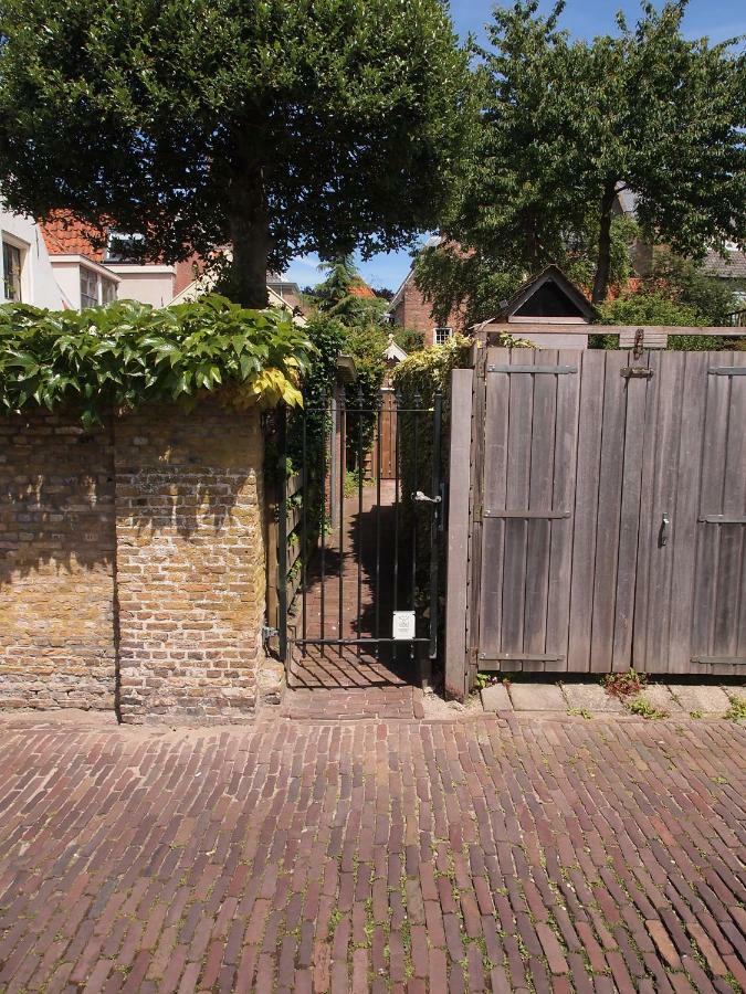 B&B De Zeeuwse Ruyter ブリーレ エクステリア 写真